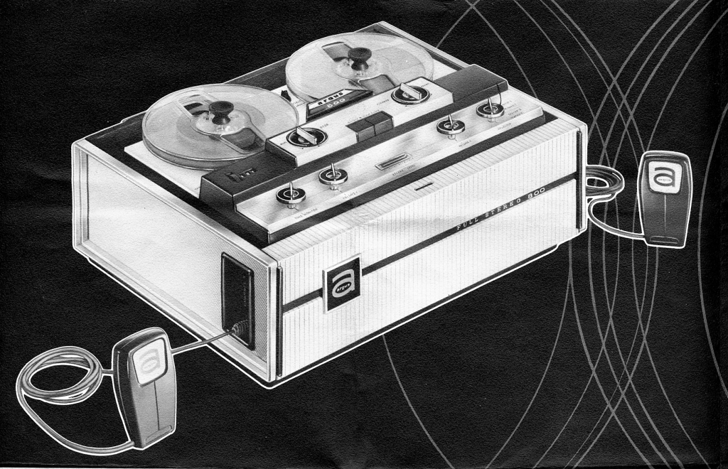 Reel-to-reel tape deck