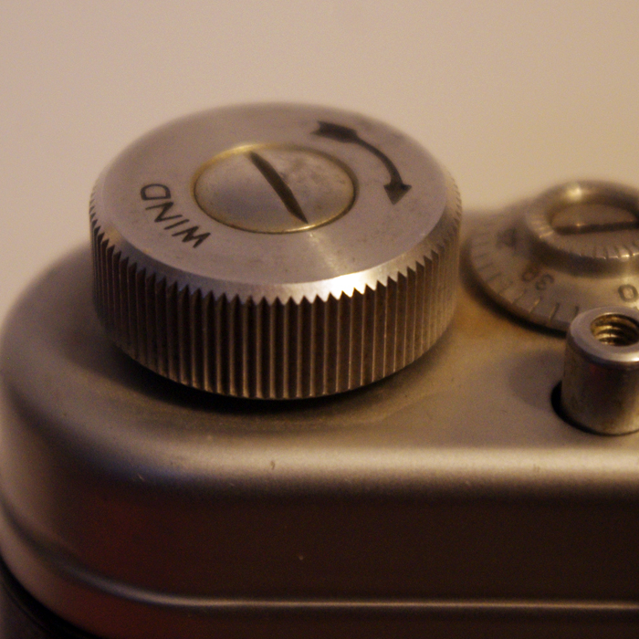 knob with fine fluting