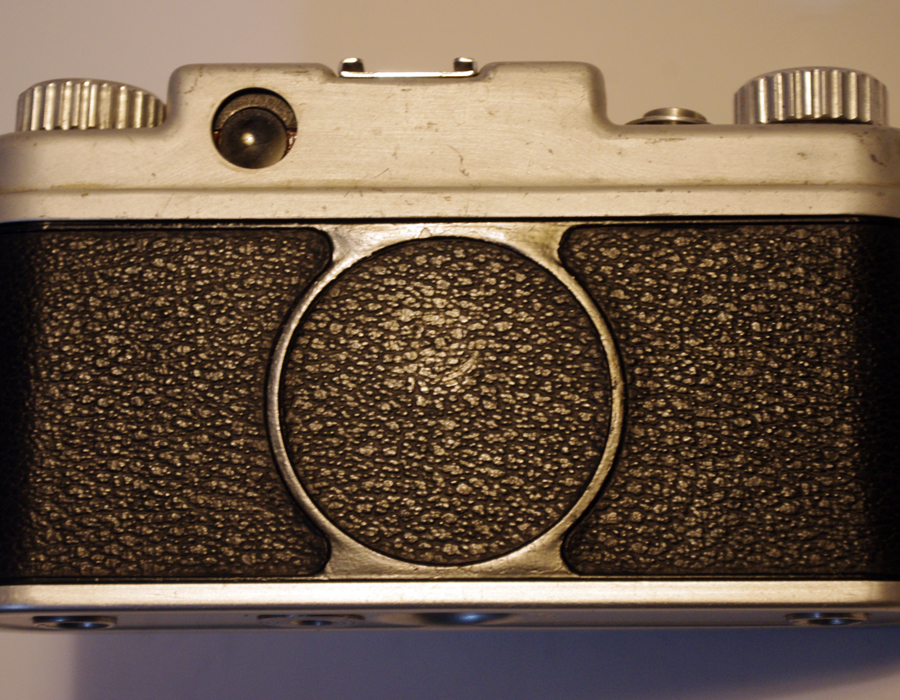 3 pieces with a circle in the center