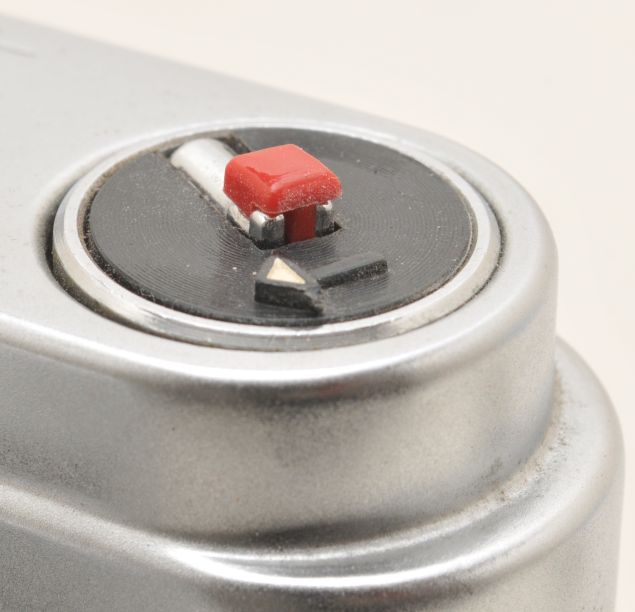 pop up crank flush with the camera top